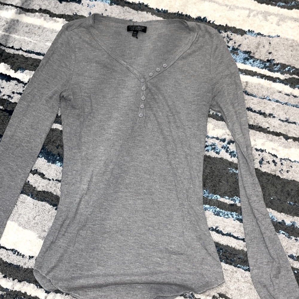 top shop long sleeve slim fit size M gray with v neck buttons down chest